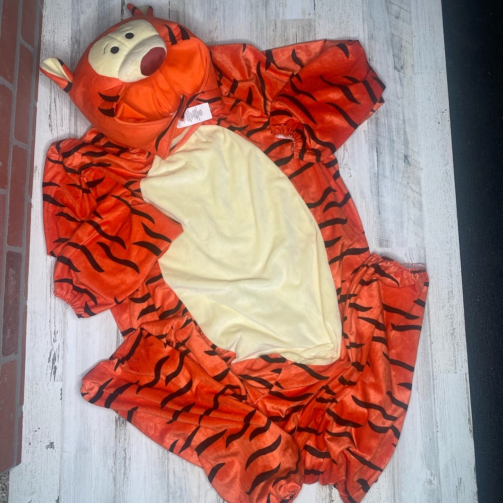 Adult Tigger Costume 🧡